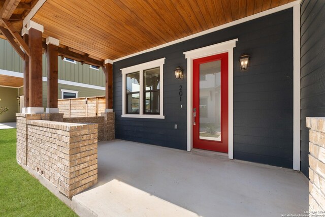 view of property entrance