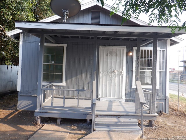 view of front of house featuring covered porch