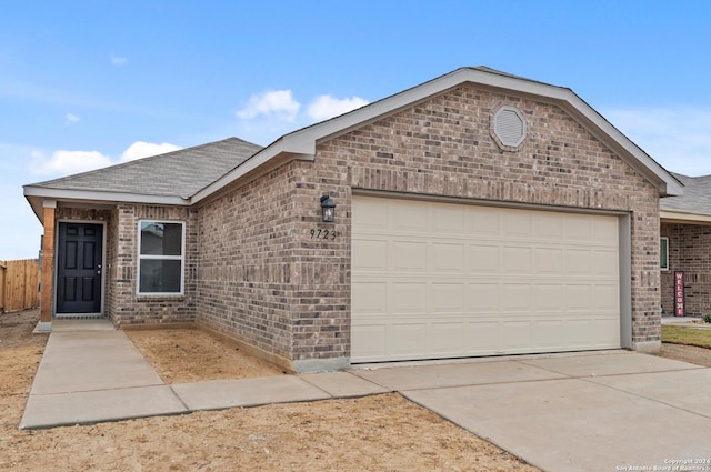 view of front facade featuring a garage