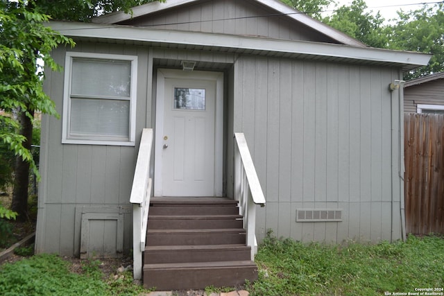 view of property entrance