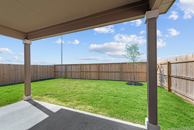 view of yard with a patio area