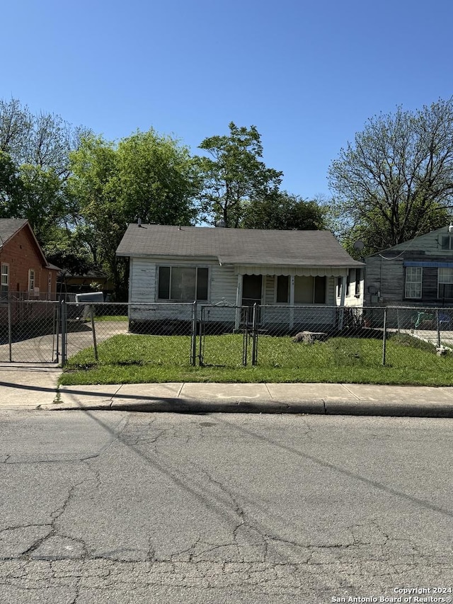 view of front of property