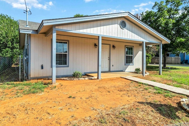 view of front of property with covered porch