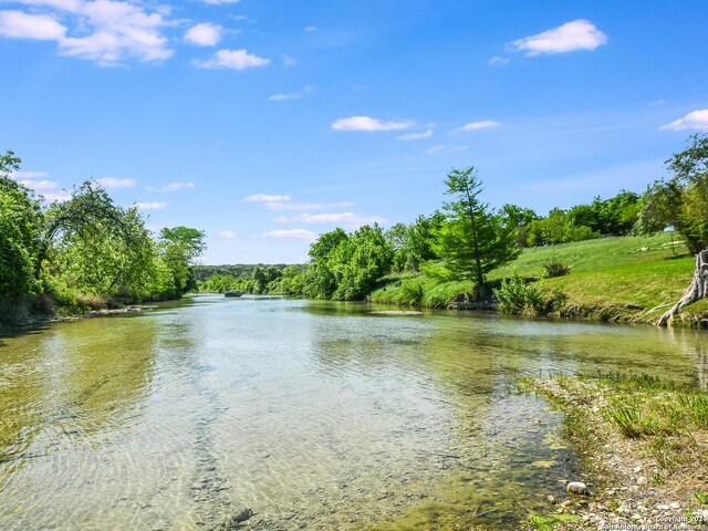 Listing photo 3 for 101 G W Haschke Ln, Wimberley TX 78676