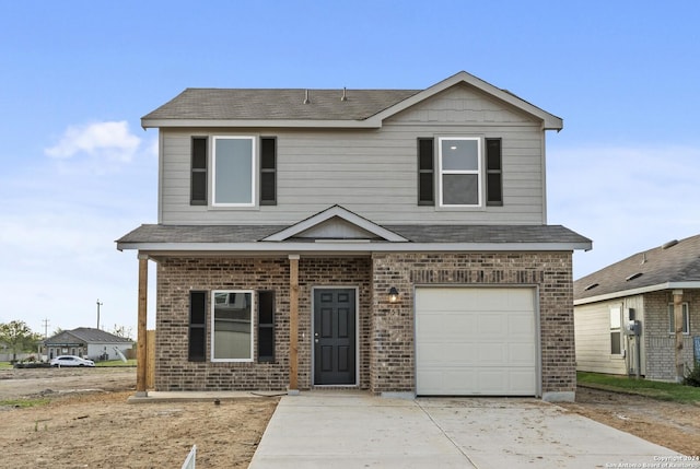 view of front property featuring a garage