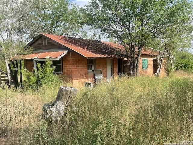 view of outdoor structure