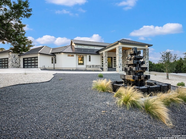 view of front of house featuring a garage