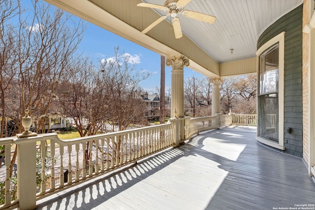 deck with ceiling fan