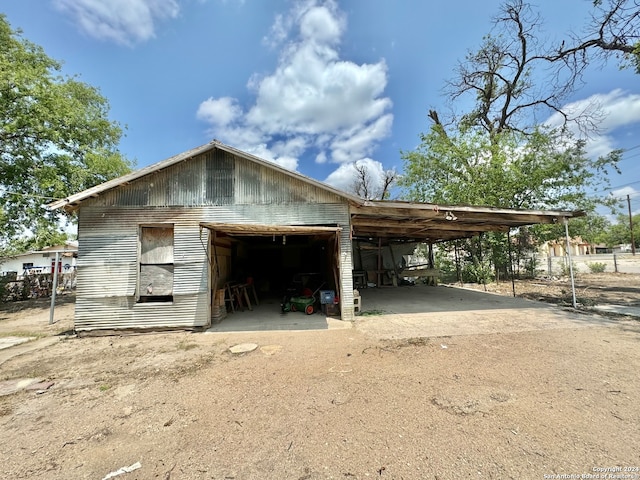 view of outdoor structure featuring a carport