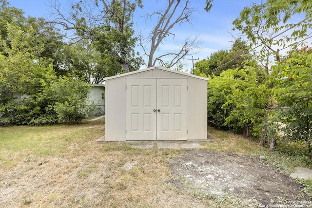 view of outbuilding