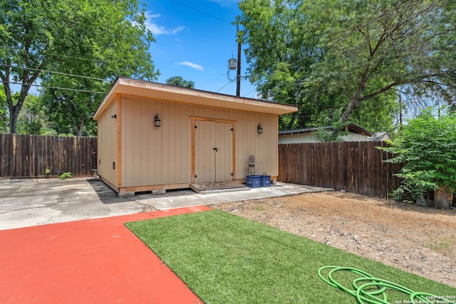 view of outbuilding