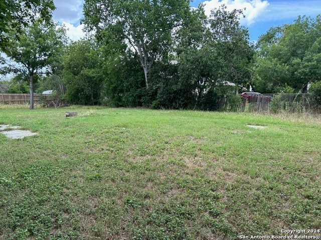 Listing photo 2 for 1610 Donaldson Ave, San Antonio TX 78228