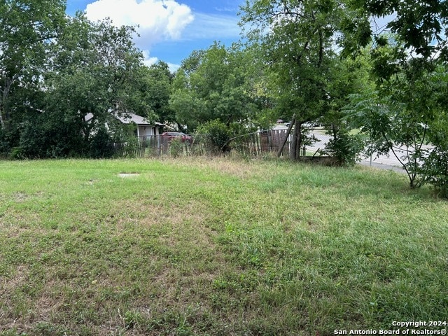 Listing photo 3 for 1610 Donaldson Ave, San Antonio TX 78228