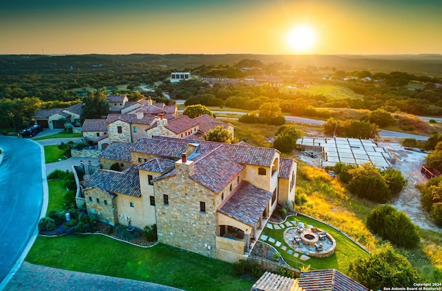 view of aerial view at dusk