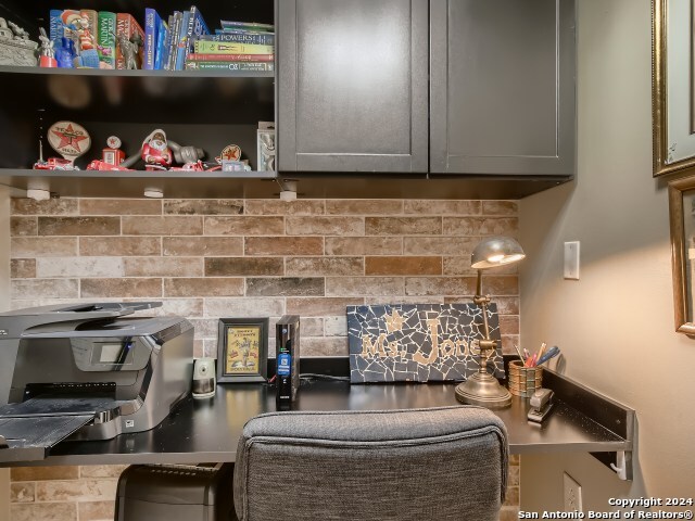 215 Center St Unit 307, San Antonio, TX 78202 - detailed view of backsplash