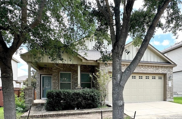 view of front of home featuring a garage