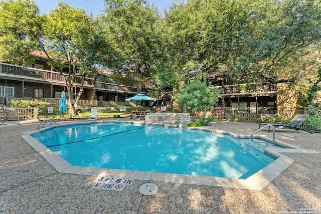 8655 Datapoint Dr Unit 212, San Antonio, TX 78229 - community pool featuring fence and a patio