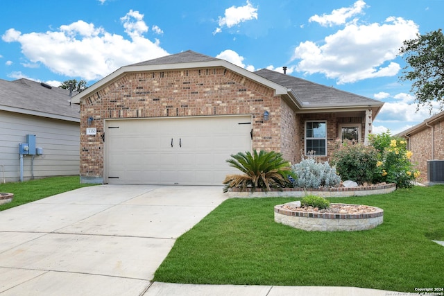 view of front facade featuring cooling unit, a front lawn, and a garage