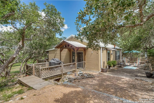 view of front of property with a patio area