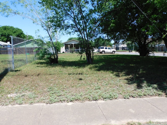 Listing photo 2 for 3827 Bay St, San Antonio TX 78237