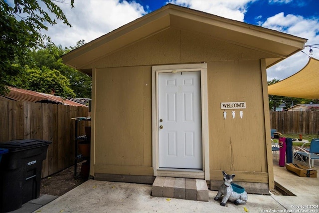 view of outbuilding