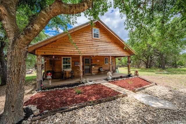 view of front of home featuring a patio area