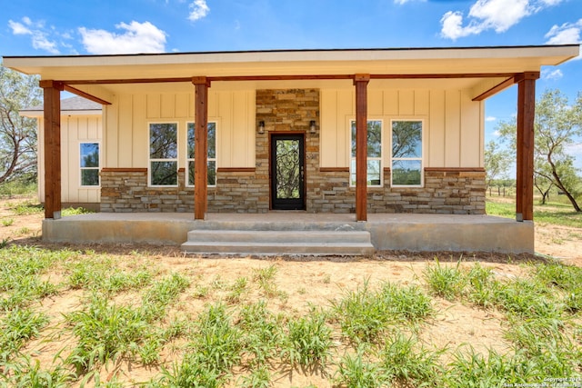 view of front of property with a porch