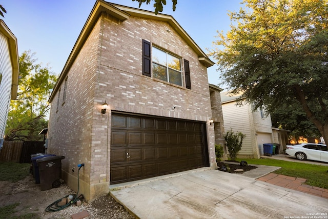 view of front facade featuring a garage