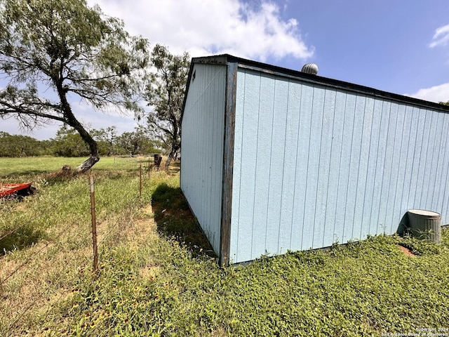 view of outdoor structure