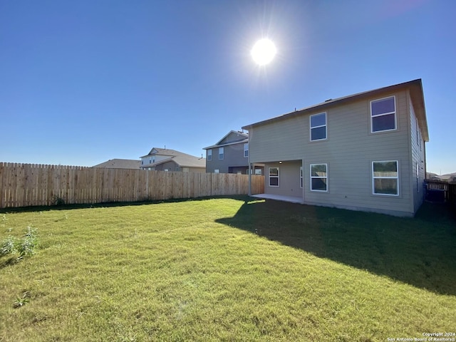 exterior space featuring a lawn