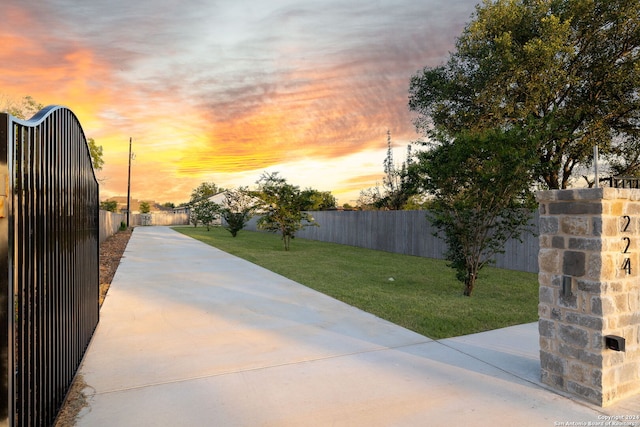 exterior space featuring a yard