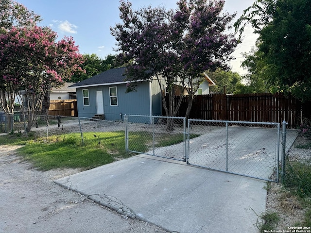 823 Romero, San Antonio, TX 78237 - exterior space