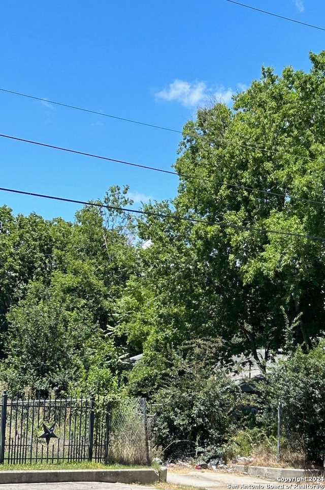 1318 Essex St, San Antonio TX, 78210 land for sale