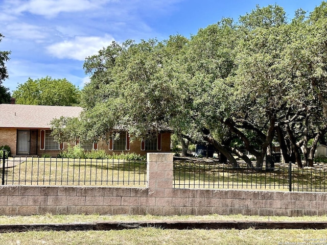 view of front of property