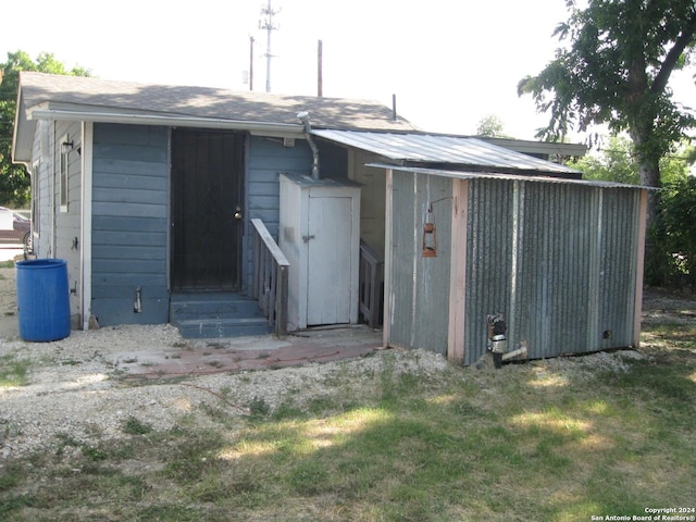 view of outdoor structure