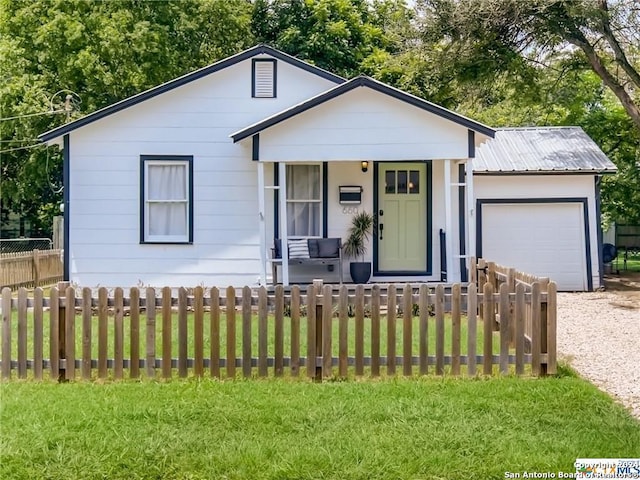 view of front of home with a front lawn