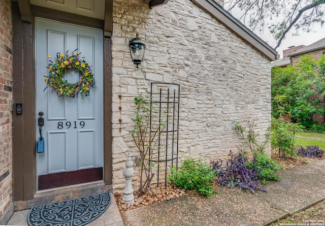 view of property entrance