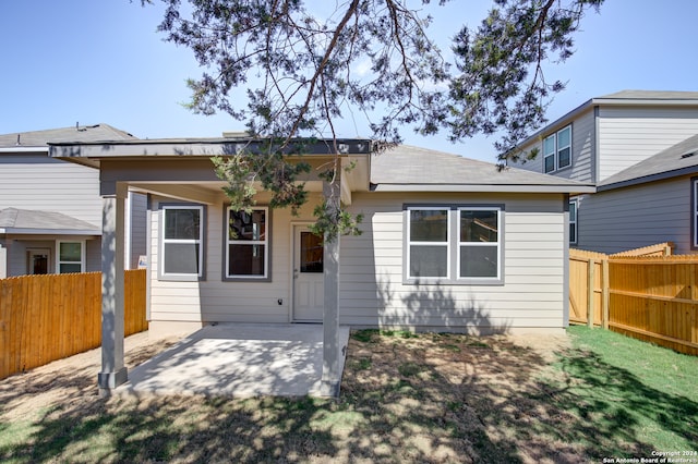 view of front of house featuring a patio