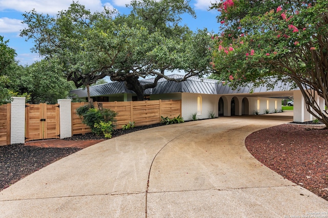 view of front of home