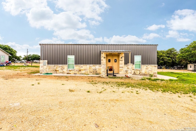 view of front of house