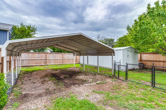 view of vehicle parking featuring a carport