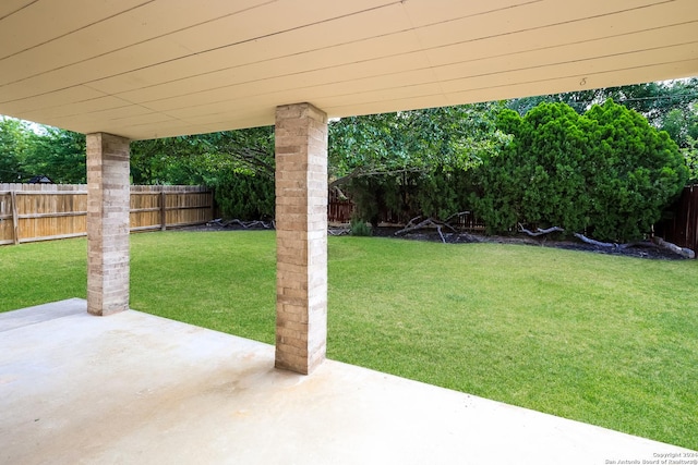 view of yard featuring a patio area