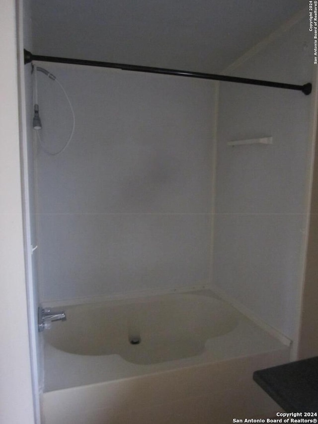 full bath with shower / tub combination