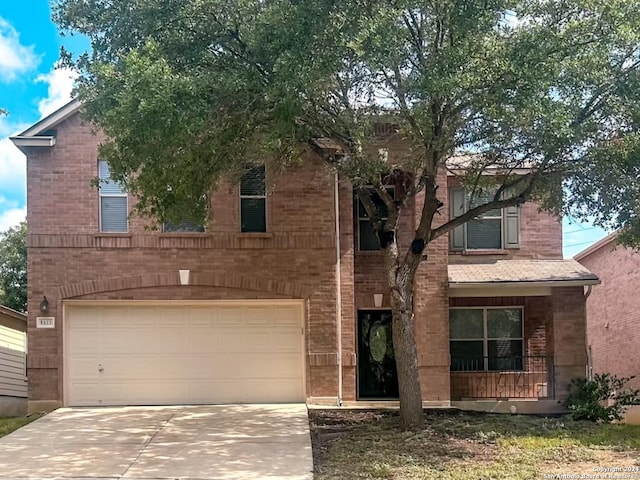 view of front facade featuring a garage