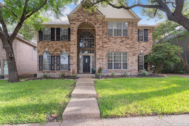 view of front of property with a front yard