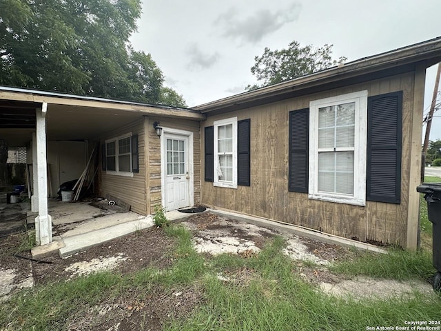 view of side of property