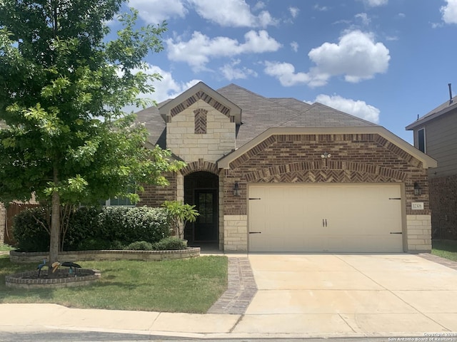 view of front facade with a garage