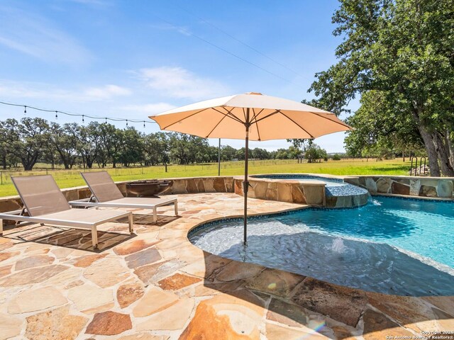 5 Old Fredericksburg, Boerne, TX 78015 - pool with a hot tub and a patio