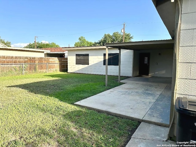 411 W Hart Ave, San Antonio, TX 78214 - view of yard featuring fence