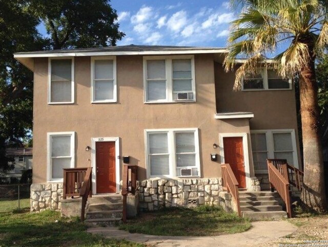 1633 W Woodlawn Ave, San Antonio, TX 78201 - view of property with stucco siding and stone siding
